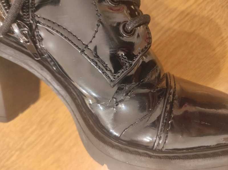 Lakierowane botki Deichmann