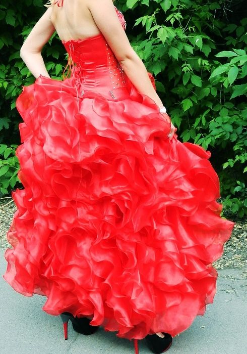 Платье выпускное вечернее красное для фотосессии