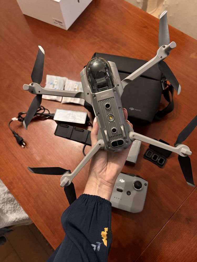 Drone DJI MAVIC AIR 2 Fly More Combo, como novo