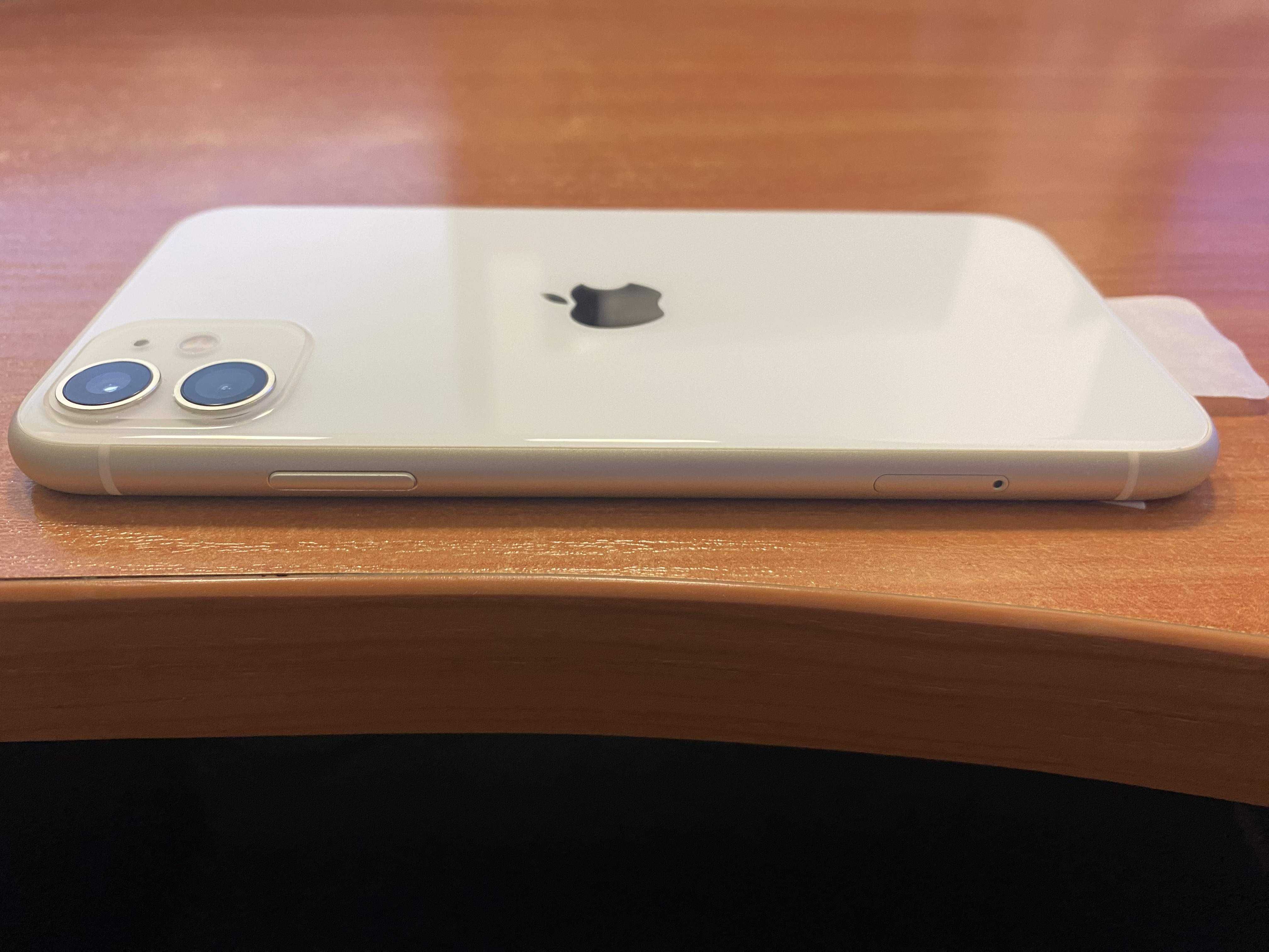 iPhone 11, kolor biały 64 GB w idealnym stanie, bateria 100%, nowy!!!