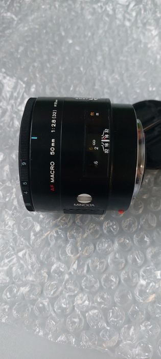 объектив Minolta AF 50mm f/2.8 Macro. 
Тип объектива: макро, с постоян