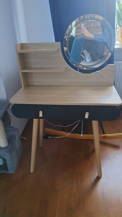 Toaletka mało używana