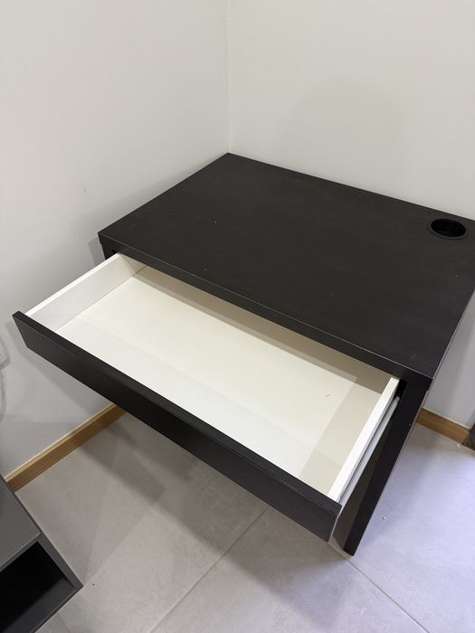 Vendo mesa + oferta cadeira