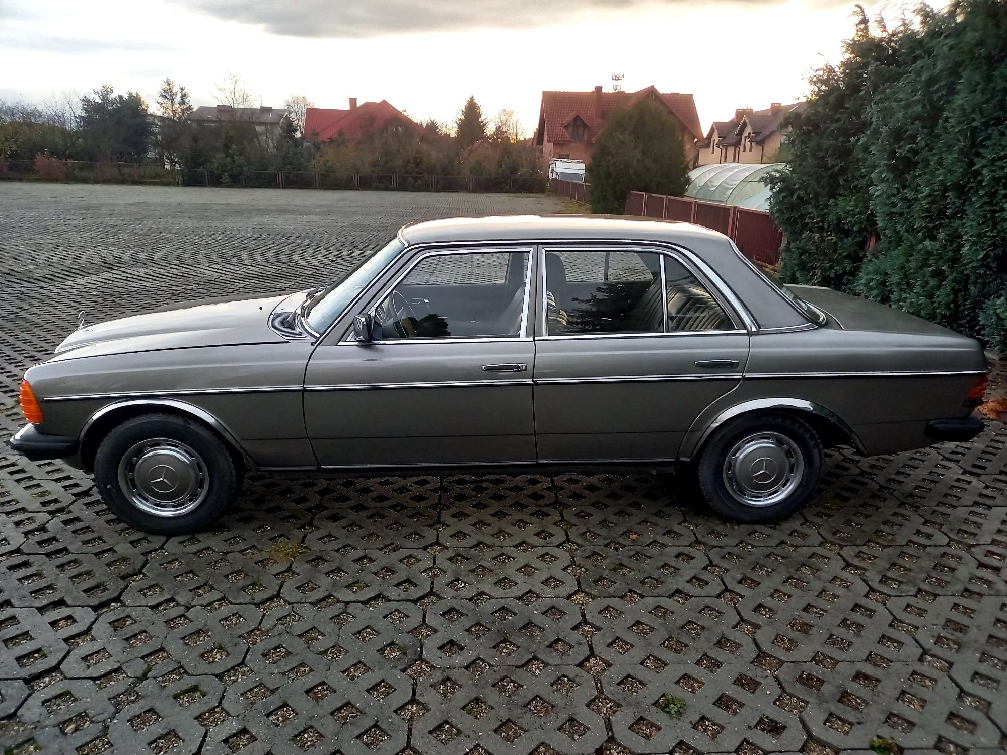 Mercedes W123 3.0 D 1979 r