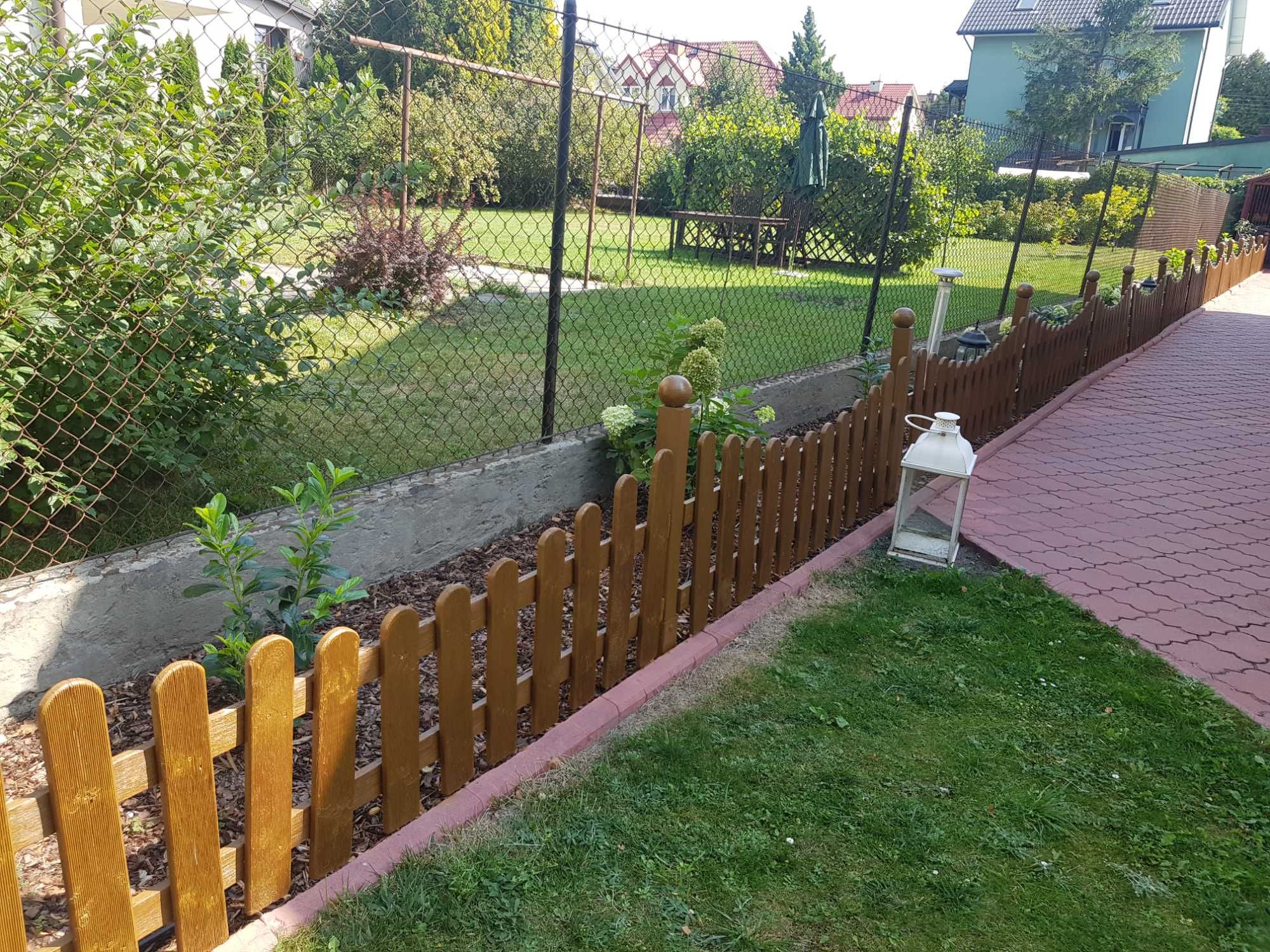Płotek drewniany do ogrodu wraz ze słupkami i kotwami