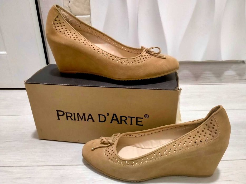 Жіночі туфлі L.CARVARI нові