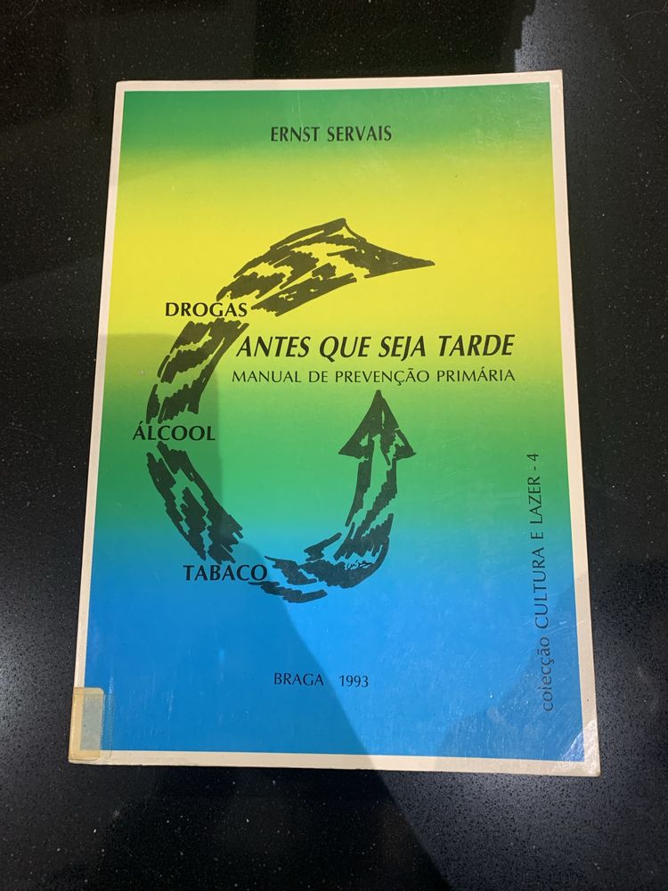 Varios livros de varios autores.