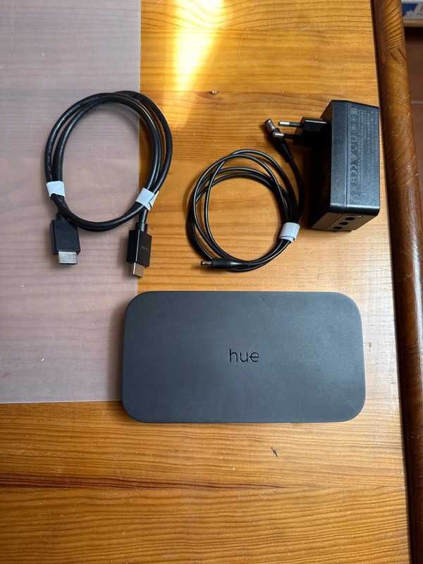 Philips HUE Sync + Hue Bridge + 4 Hue Play Lights