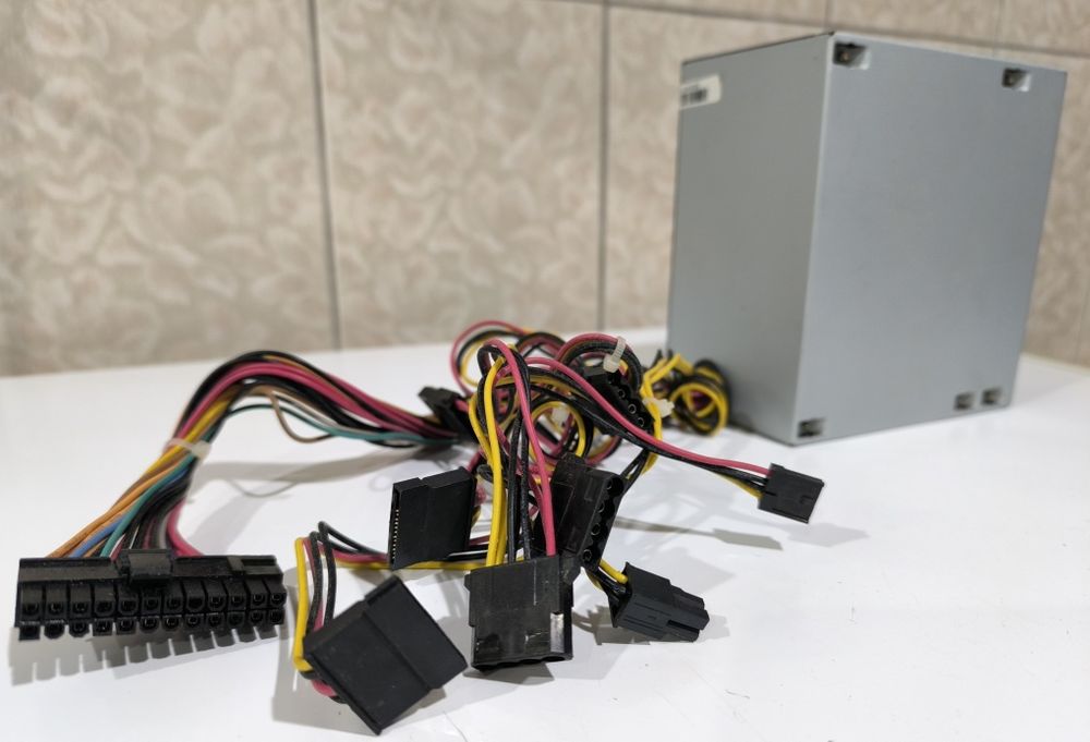 Fontes de Alimentação (de 300 até 500 Watt) para Computadores de Secre