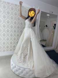 Свадебное платье в идеальном состоянии !