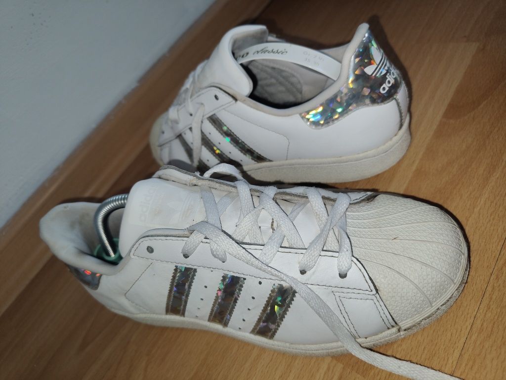 Buty sportowe Adidas Super Star C r 36 1/2 błyszczące paski logo