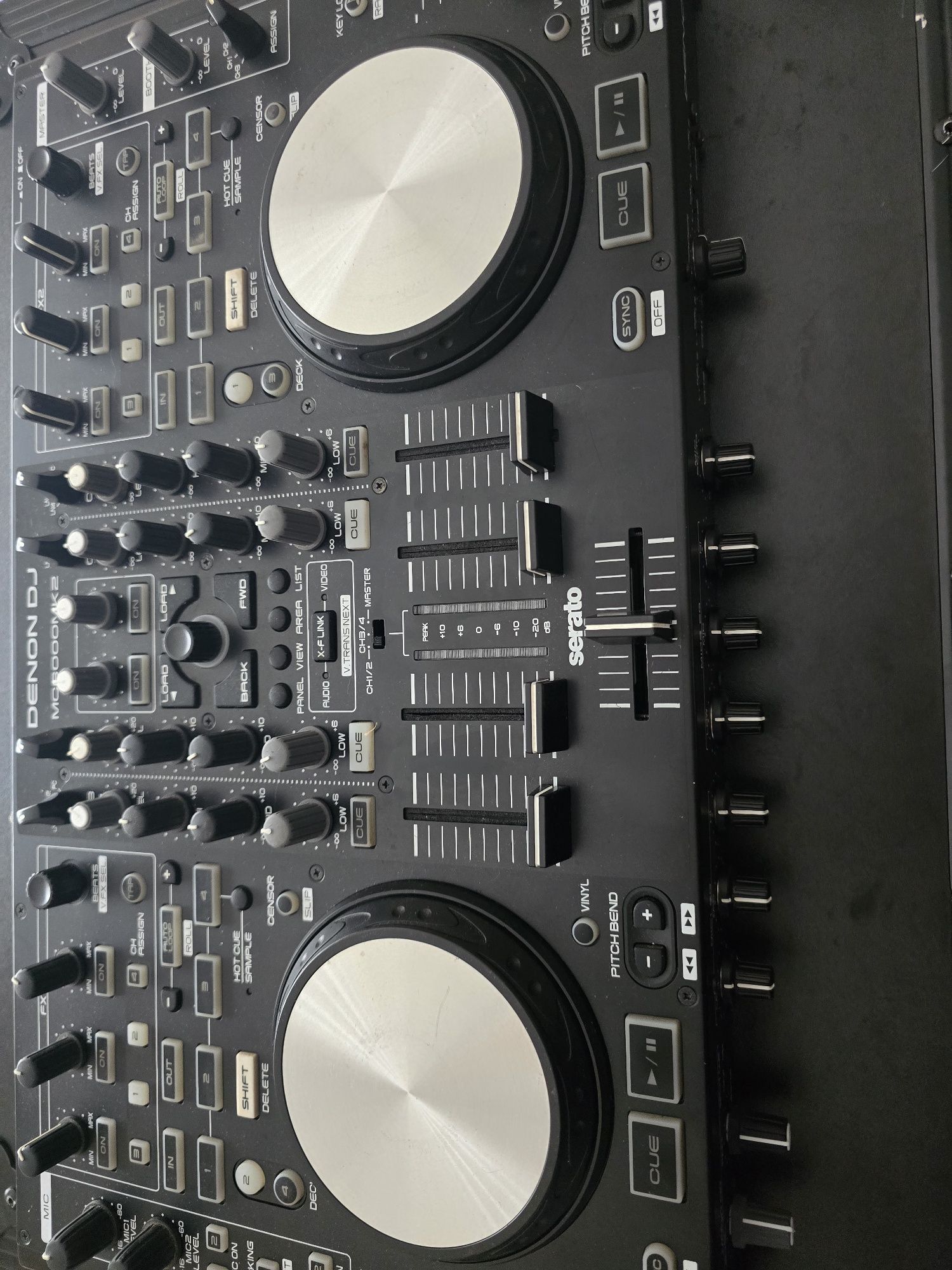 Denon MC6000 MKII