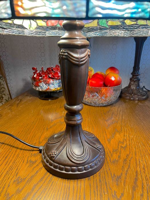 Lampa stołowa witrażowa w stylu Tiffany - 60 cm oryginalny stan
