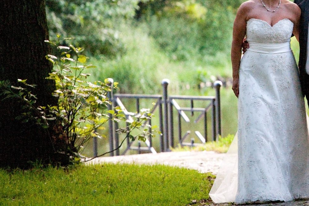 suknia ślubna w kolorze ecru