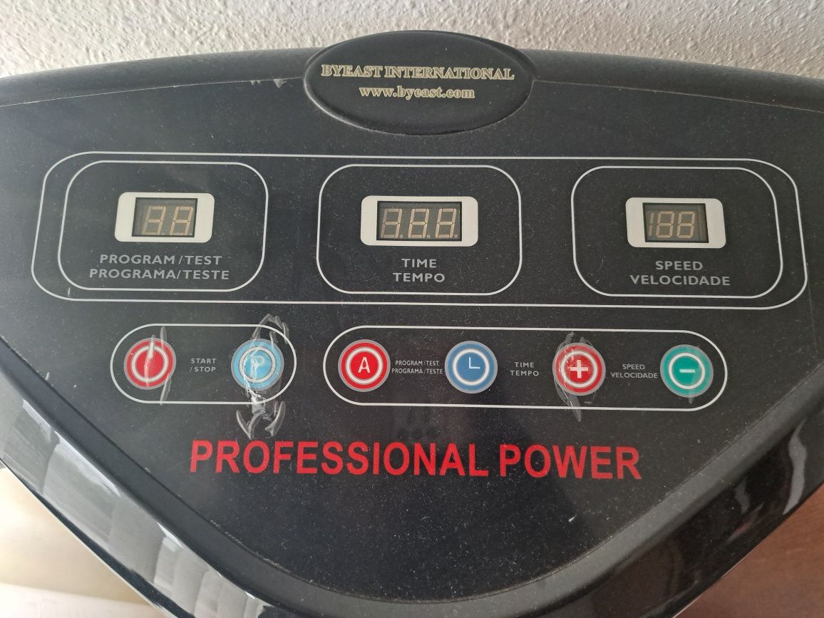 Plataforma vibratória vibroMax e aparelho de abdominais Promaster