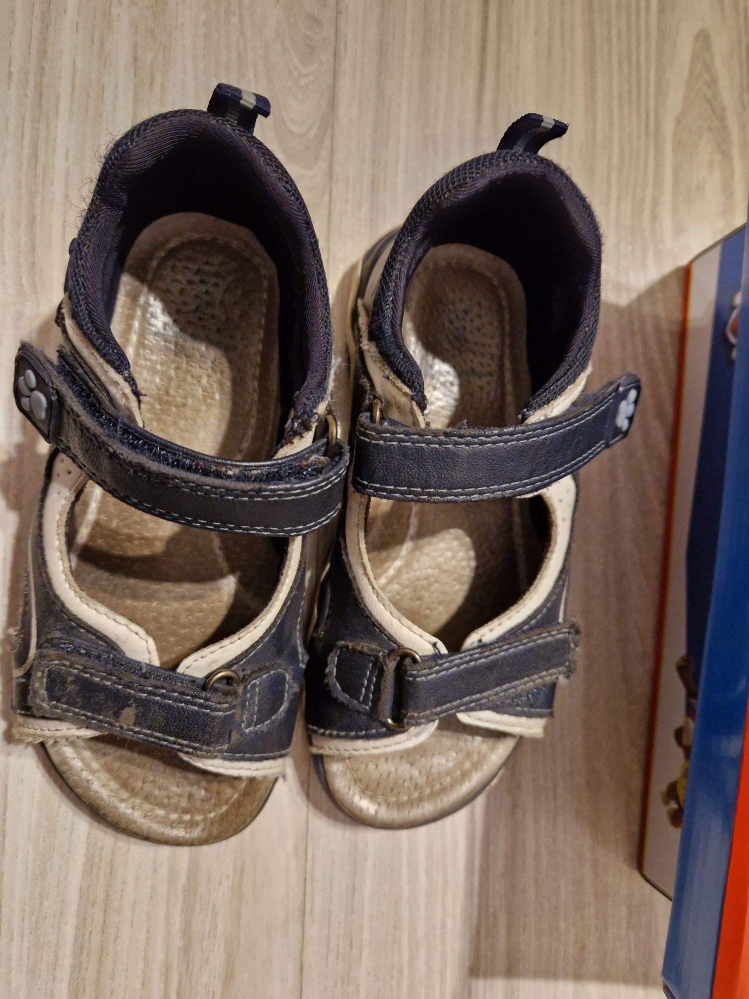 Sandalki psi patrol 28 smyk