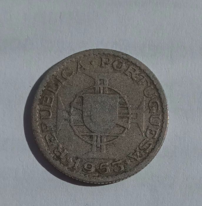 Moeda 2,5 escudos 1953 ( ver data) ex colónia Angola
