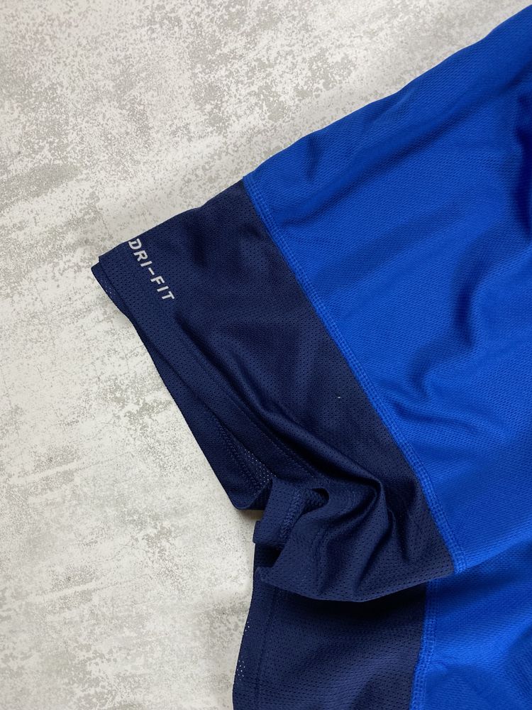 За крок до комфорту: Синя футболка Nike Running на Dri-Fit!