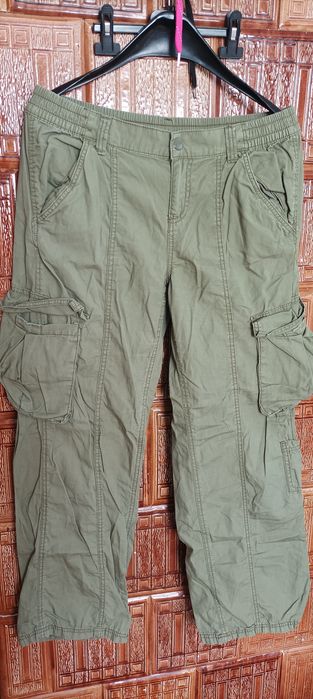 Zielone spodnie z kieszeniami męskie H&M rozmiar 42