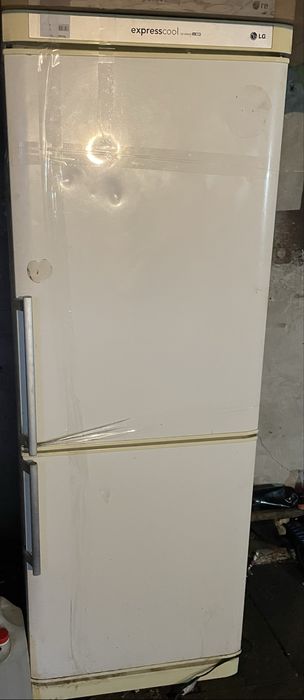 Продам холодильник