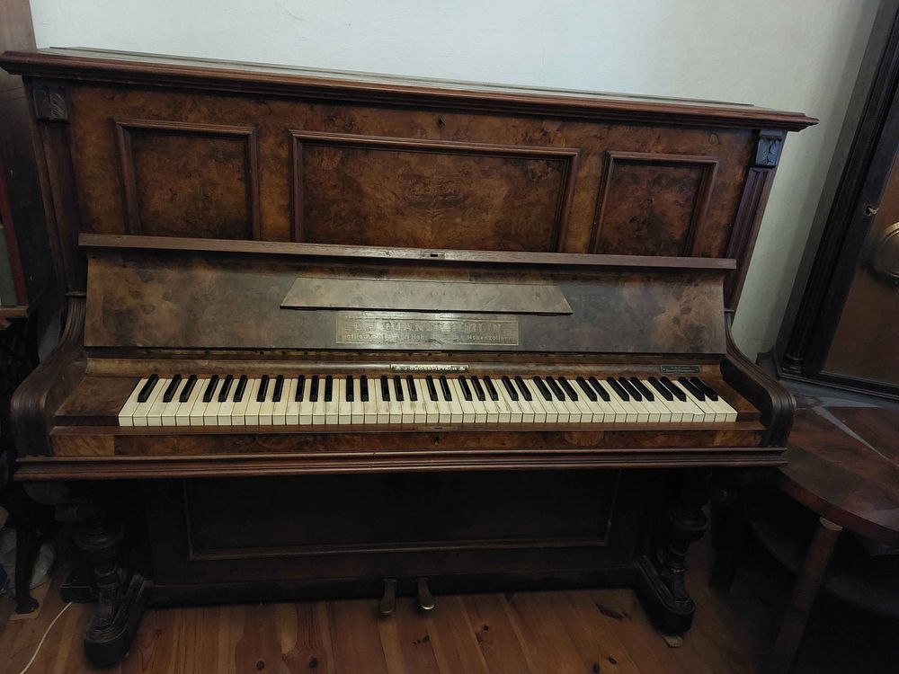 Pianino WILHELM MENZEL D.R.P. 115486