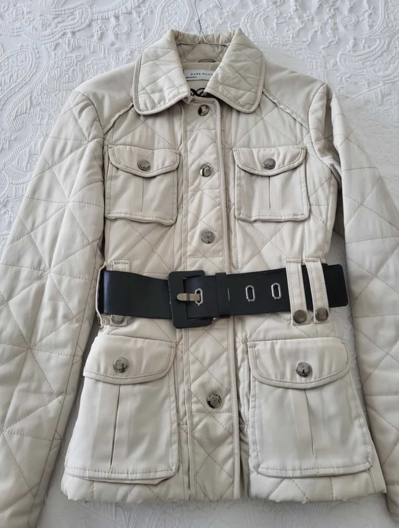 Casaco forrado Zara Woman tamanho S com cinto preto