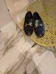 Damskie buty typu mokasyny.