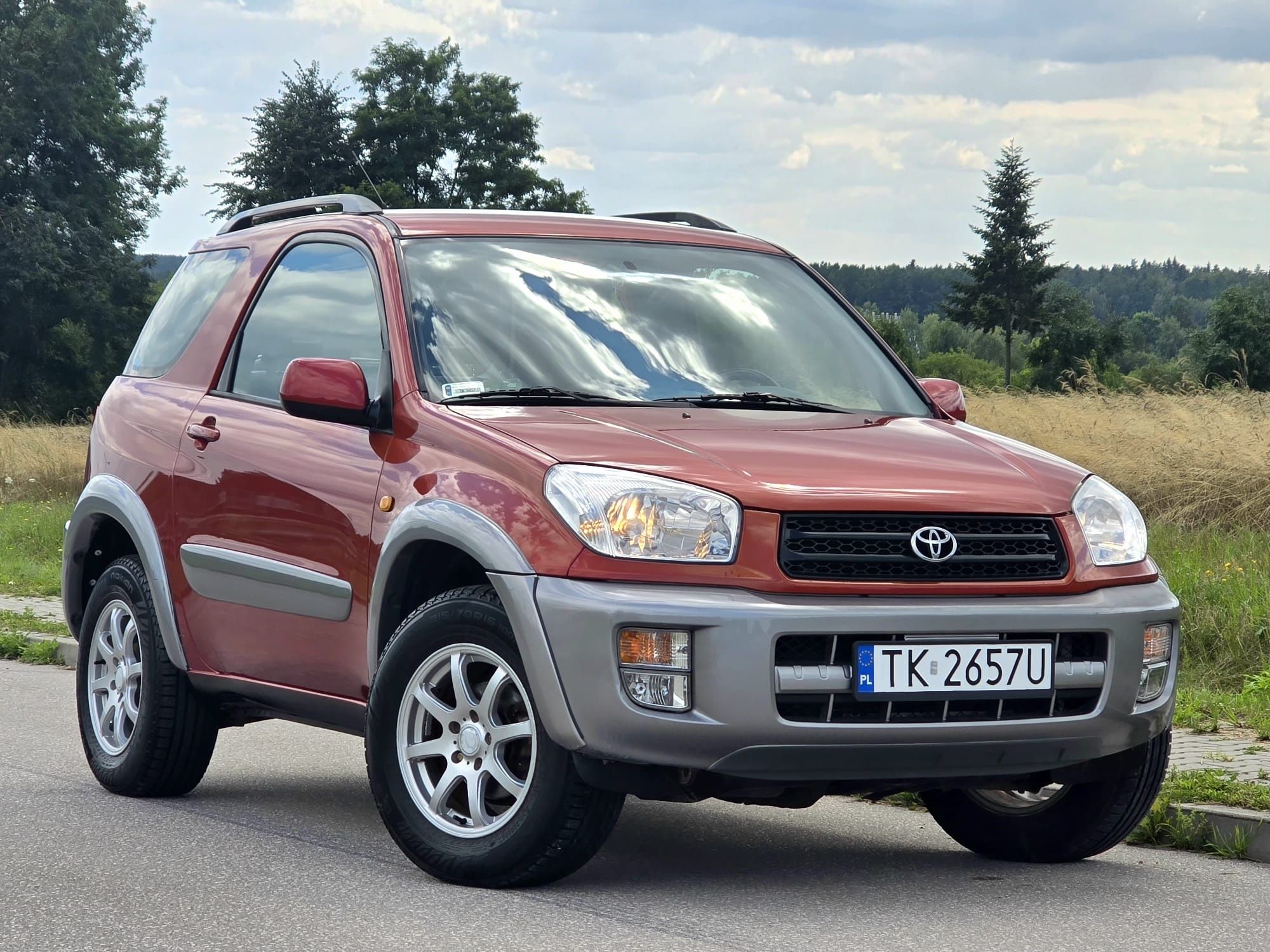 Toyota RAV4. 4x4 Niski przebieg
