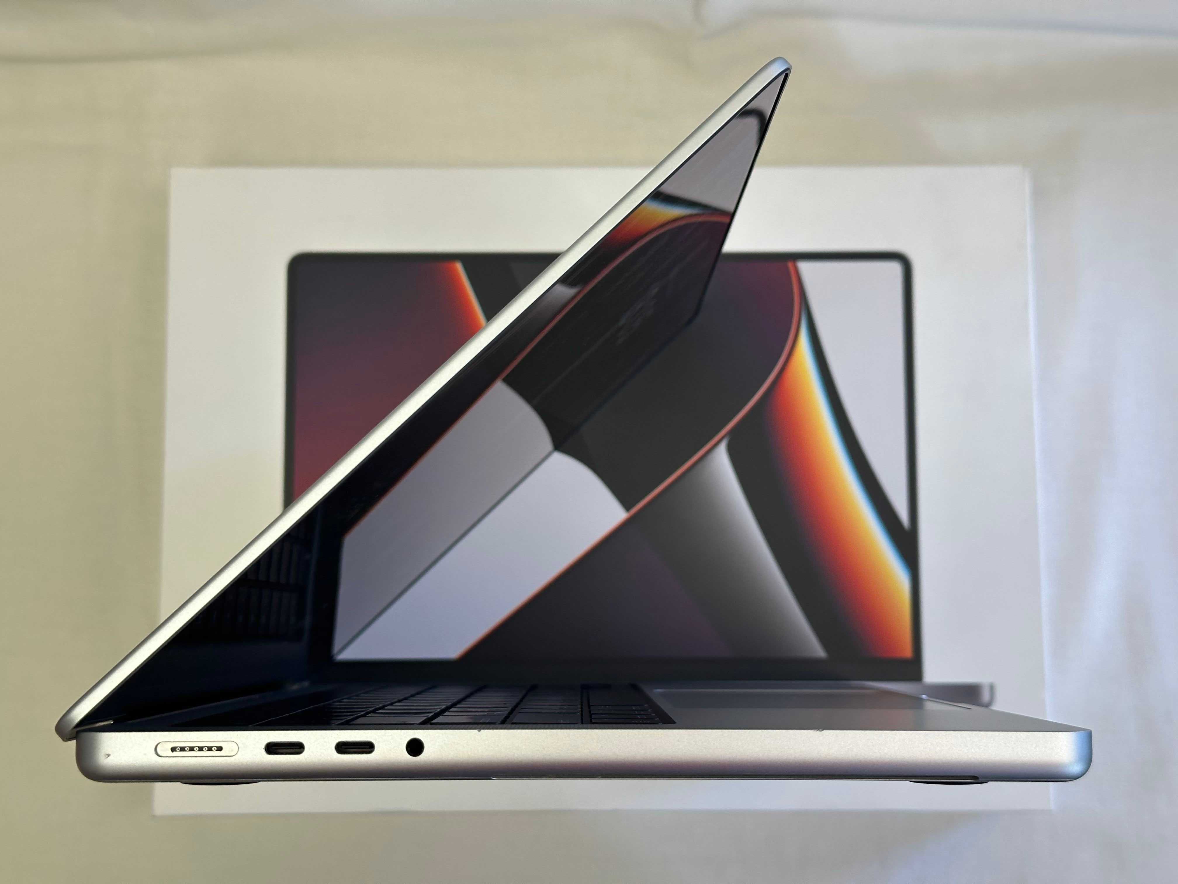 MacBook Pro 14.2”. M4 Pro, 24RAM/500Gb SSD , Silver ,43 цикли-100% бат