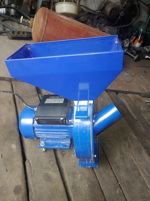 Измельчитель зерна.