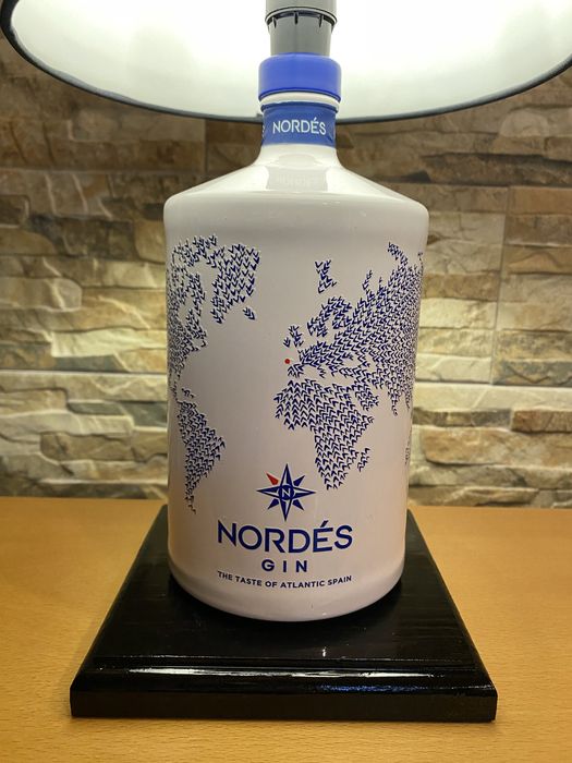 Candeeiro com garrafa