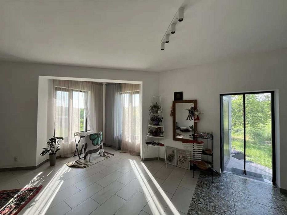 Від власника чудовий будинок. Музичі