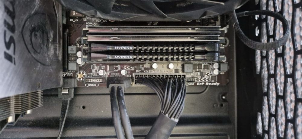 Komputer PC stacjonarny I7-7700K RTX2060 32GB RAM DDR4 SSD HDD używany