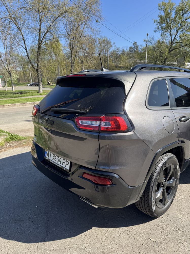 Jeep Cherokee 3.2 4х4