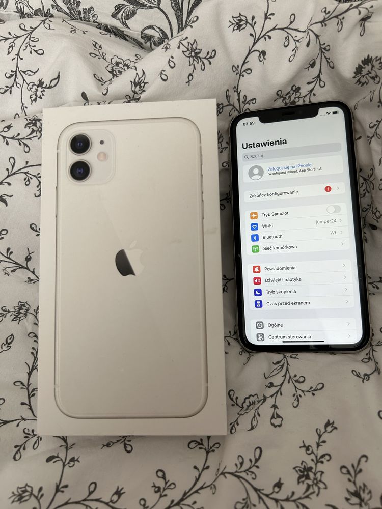 Biały srebrny Iphone 11 64gb stan idealny