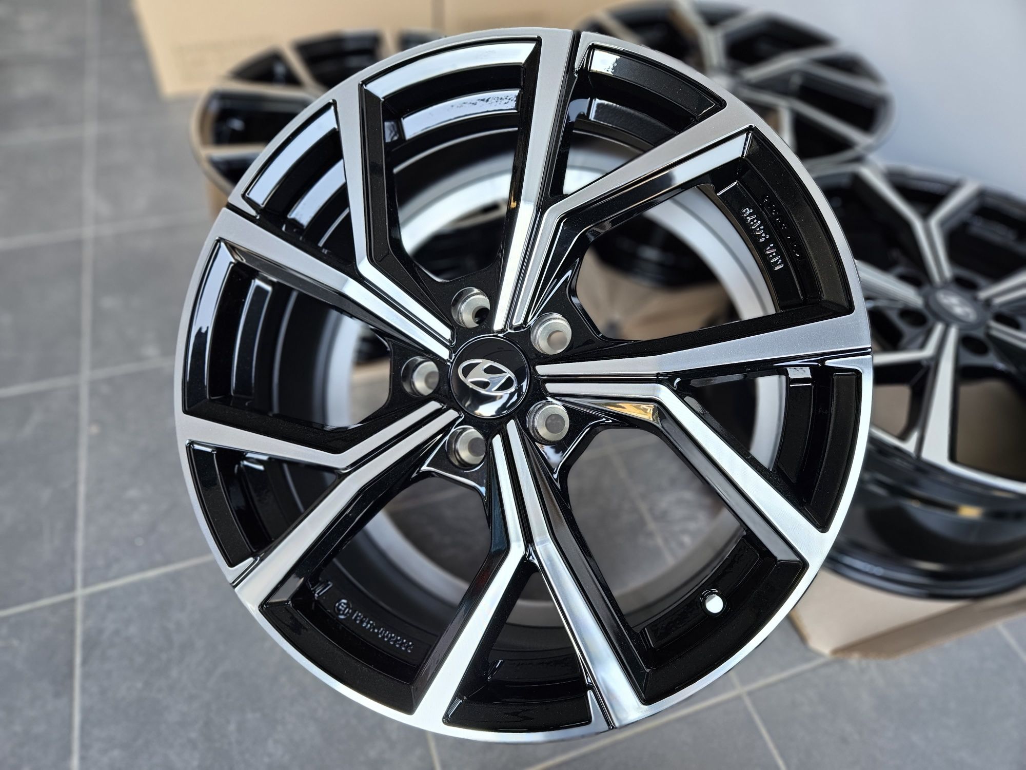 Hyundai 16 " Nowe 5x114,3 Felgi i30 ix20 Elantra Czarne