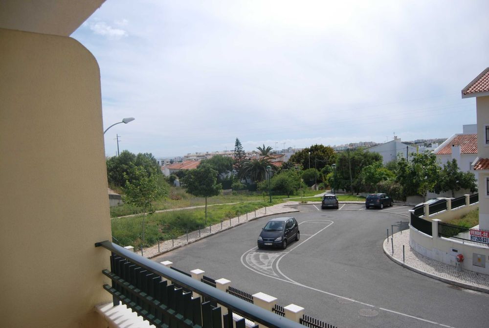 Arrendo Quarto (wc privativo) em moradia totalmente Mobilada