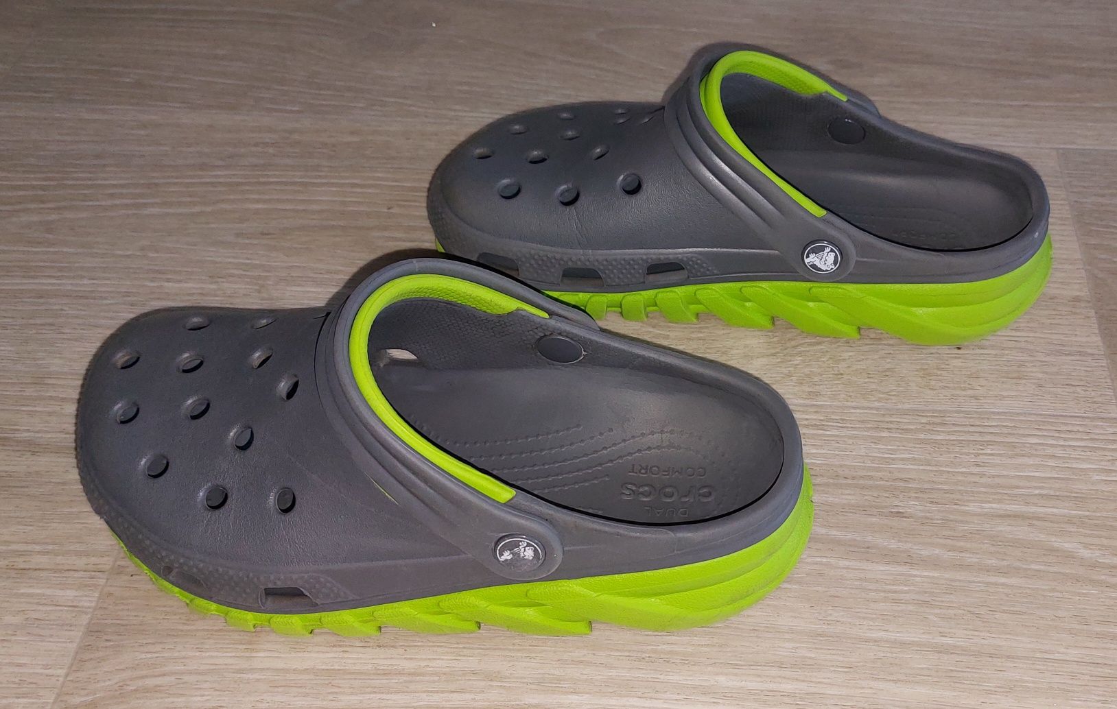 Crocs m5w7  в чудовому стані зручні