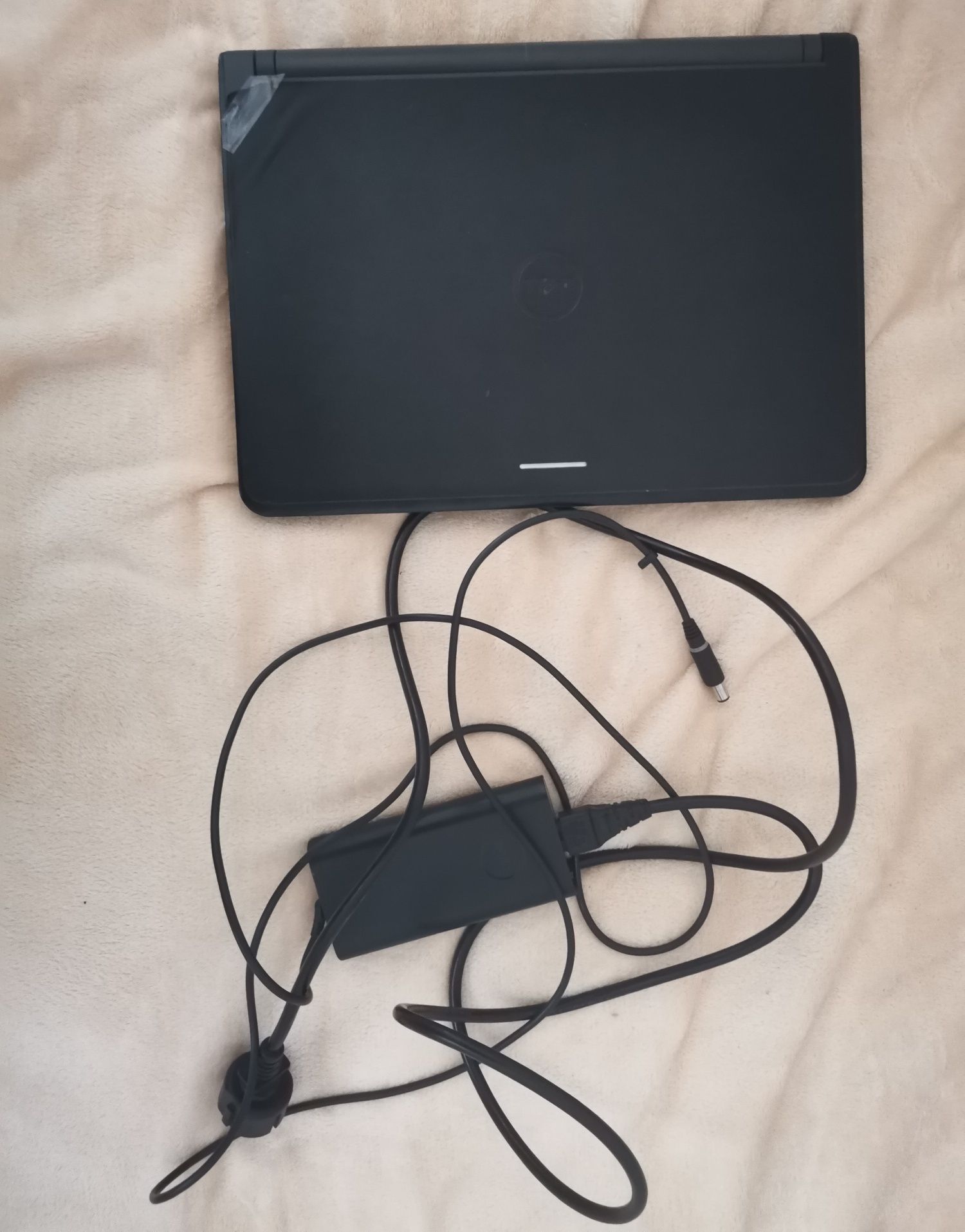 Laptop używany Dell Latitude 3350. 1000GB 16GB RAM Windows 10 Home