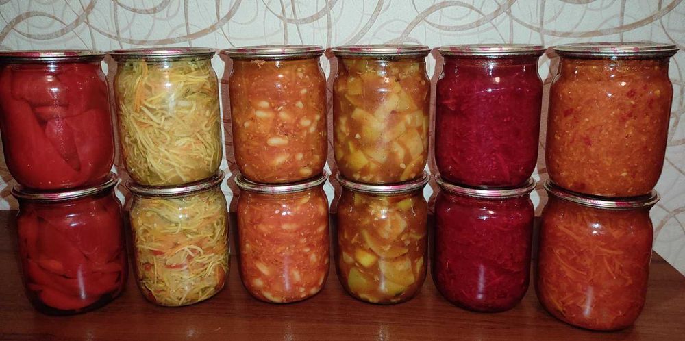 Консервовані огірки, кабачки, салати, аджика, помідори, варення...