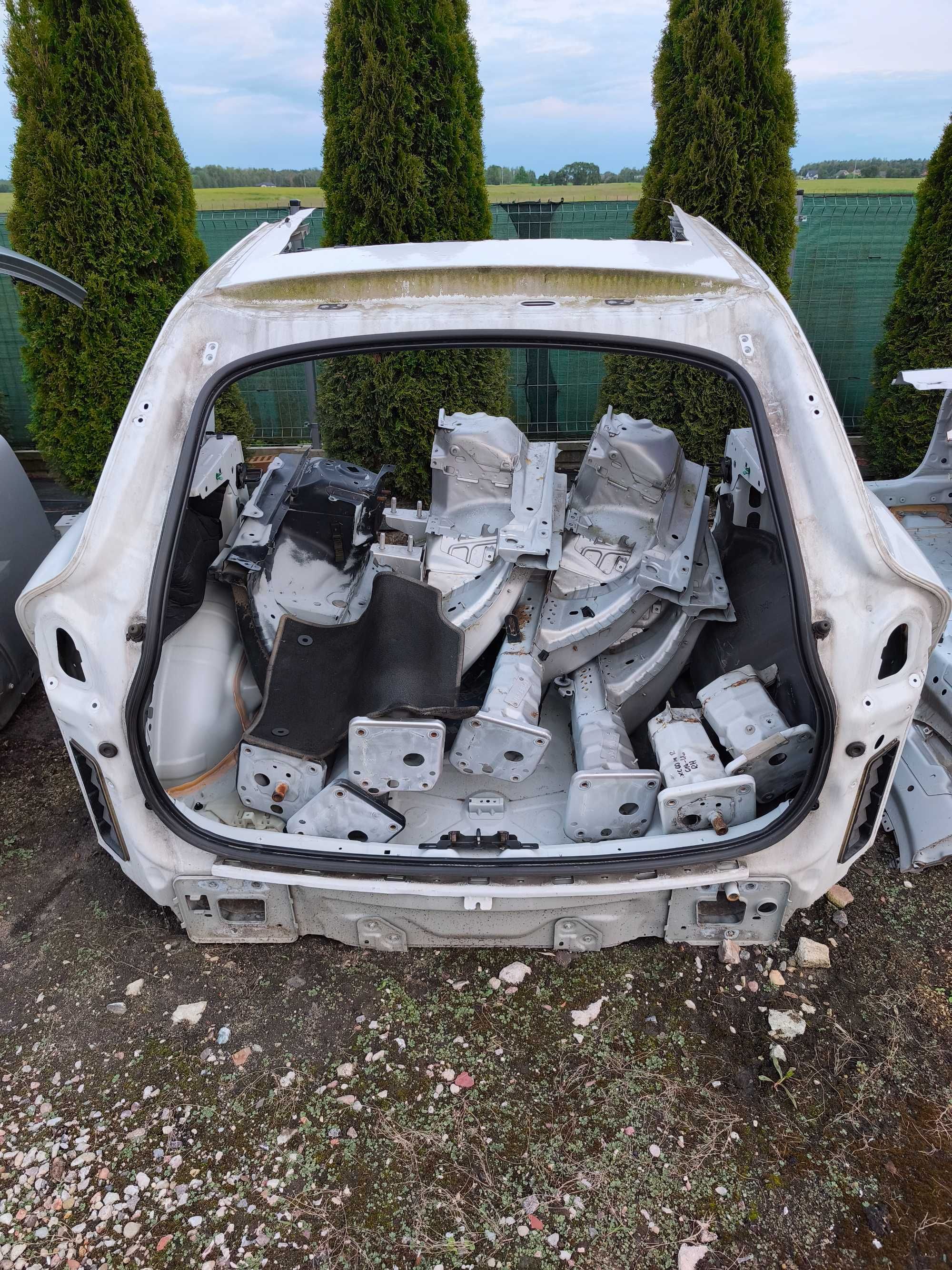 Karoseria Tył Błotnik Lewy Prawy Wanna Komplet Volvo XC60 08-16