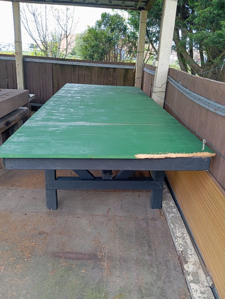 Mesa em madeira pinho