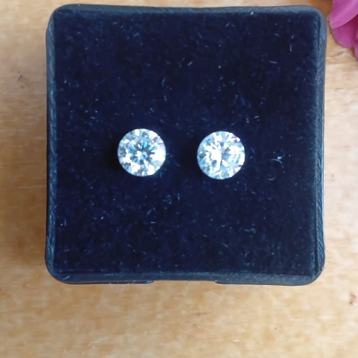 Diamantes. CVD – 4,5 mm Certificados