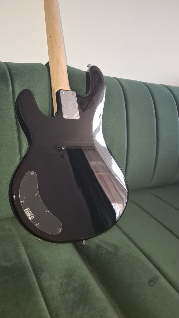 Gitara basowa Sterling ray2 by music man black 4 strunowa