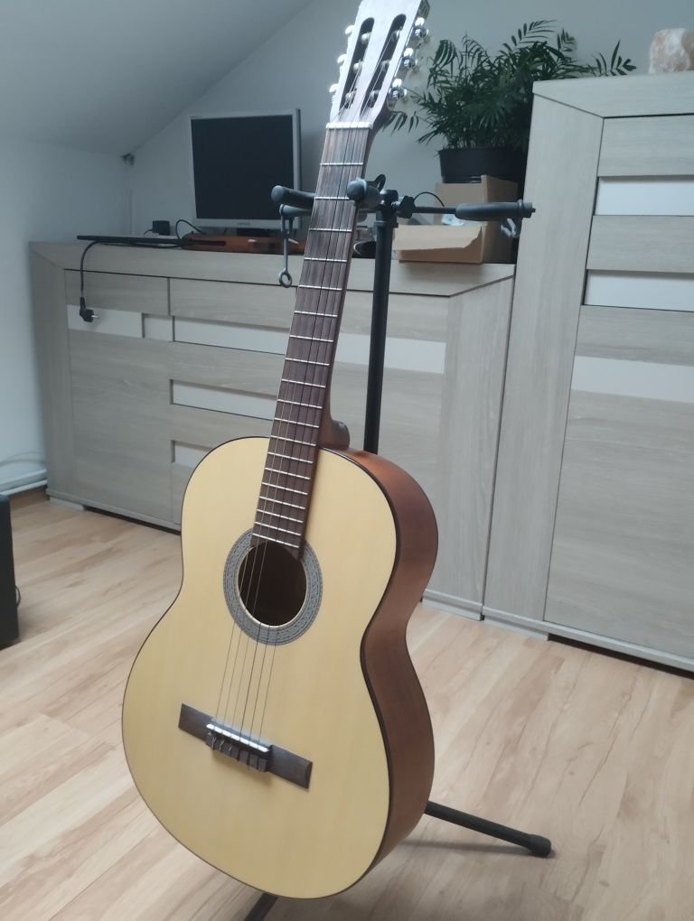 Gitara klasyczna cort