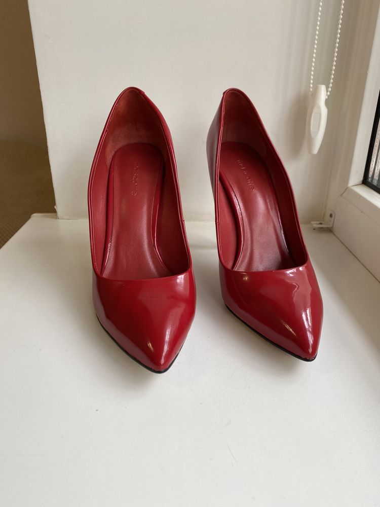 Туфли женские красные 39 размера
