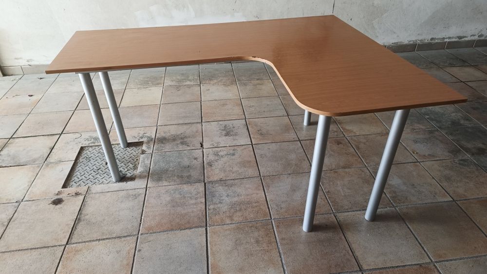 Secretaria/ Ferro