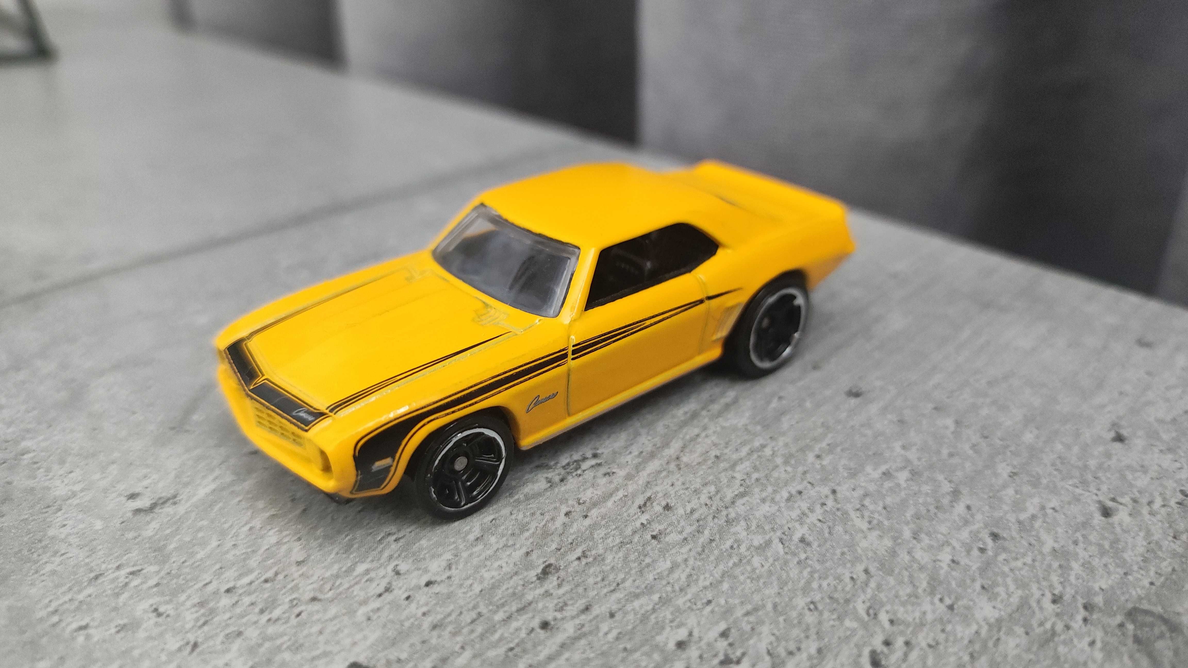 Машинка Camaro hoot wheels 1/64