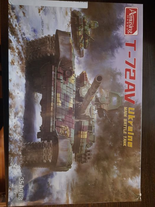 Продам модель танка Т-72АВ 1/35 Amusing