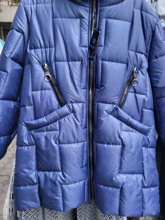 Куртка  тёплая,  синяя на молнии